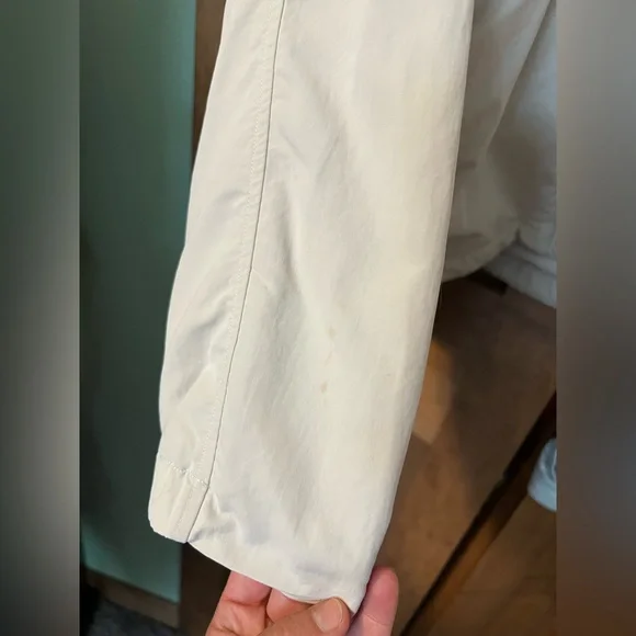 Lululemon Always Effortless Jacket
Dune - Picture 5 of 10